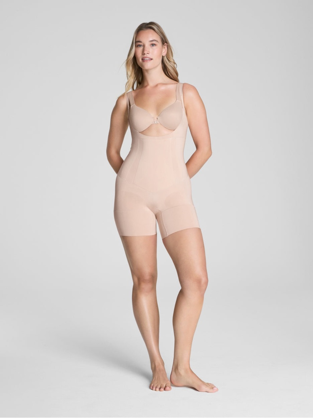 SPANX SPANXsculpt® OnCore
Open-Bust Mid-Thigh Bodysuit - large